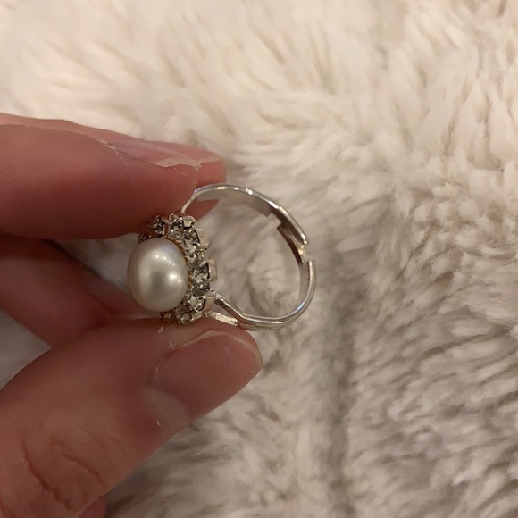 Pearl Ring with Crystals - Picture 5 of 5